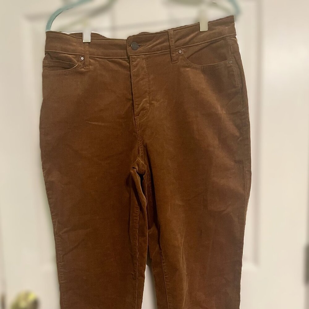Womens Croft and Barrow Size 10 Brown Cordoroy